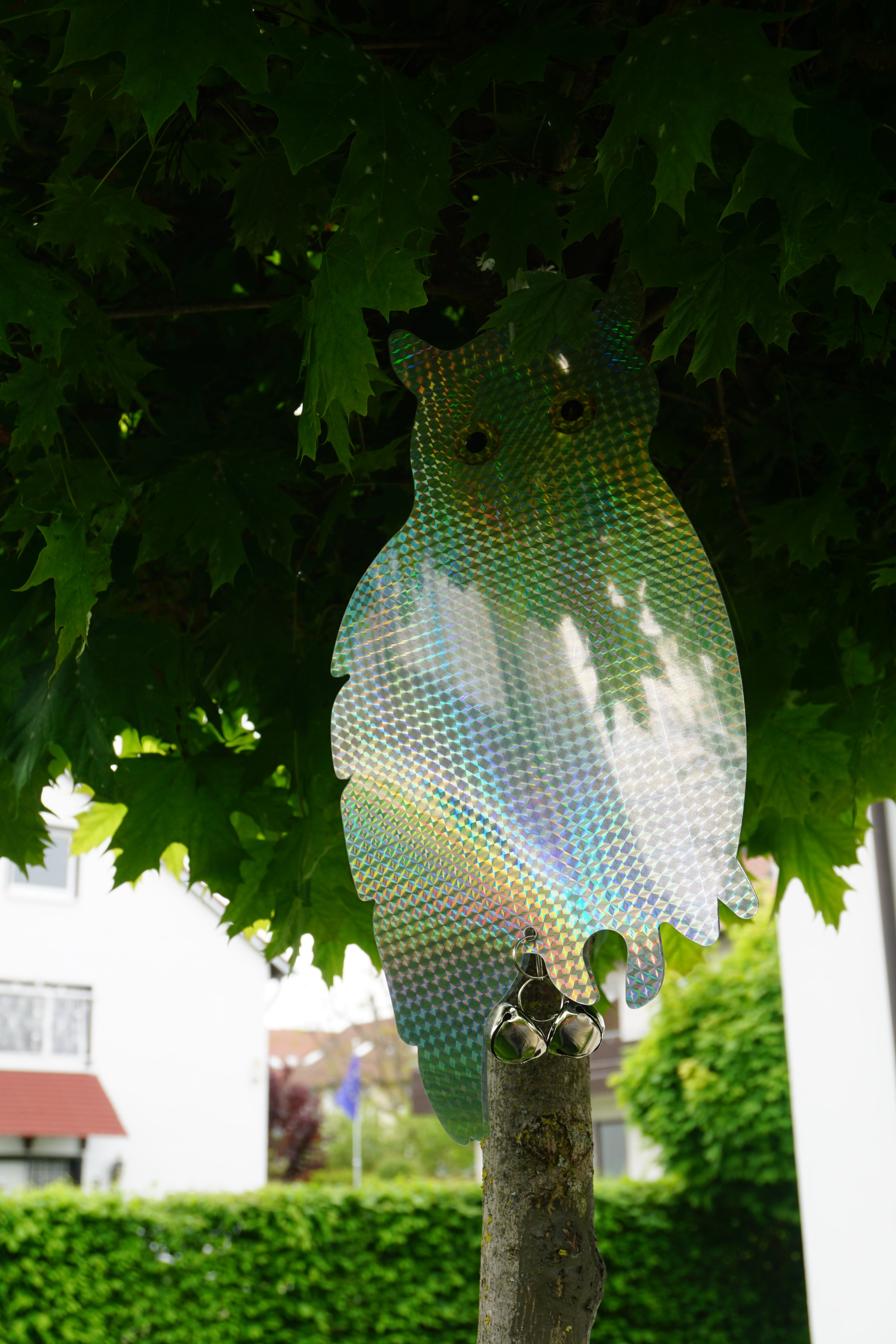 Reflektierende Uhu-Attrappe